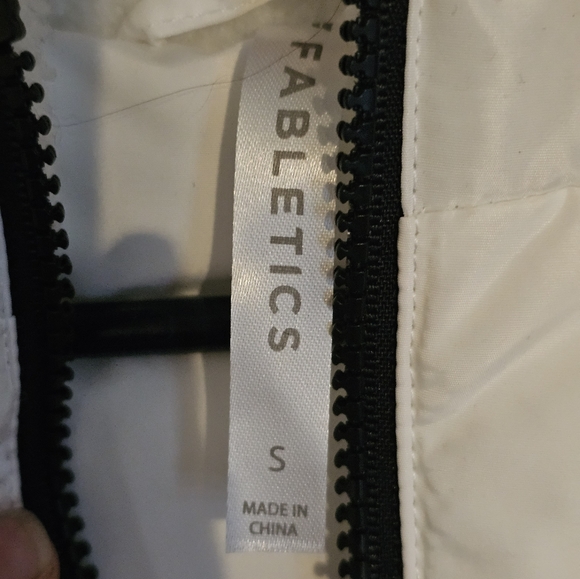 Fabletics Adventure Puffer Coat - Picture 6 of 6